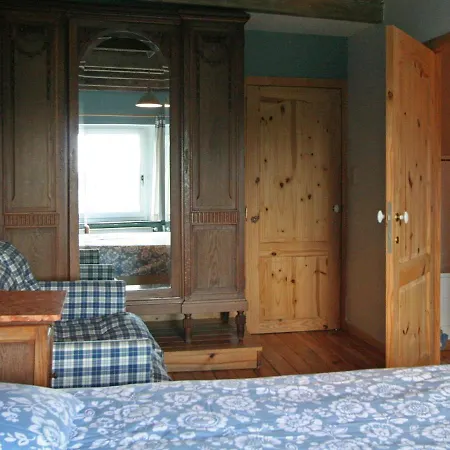 Holiday home Splendid In With Sauna