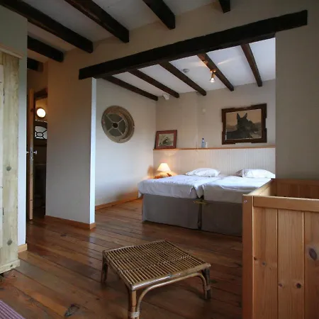 בית נופש Group With Sauna